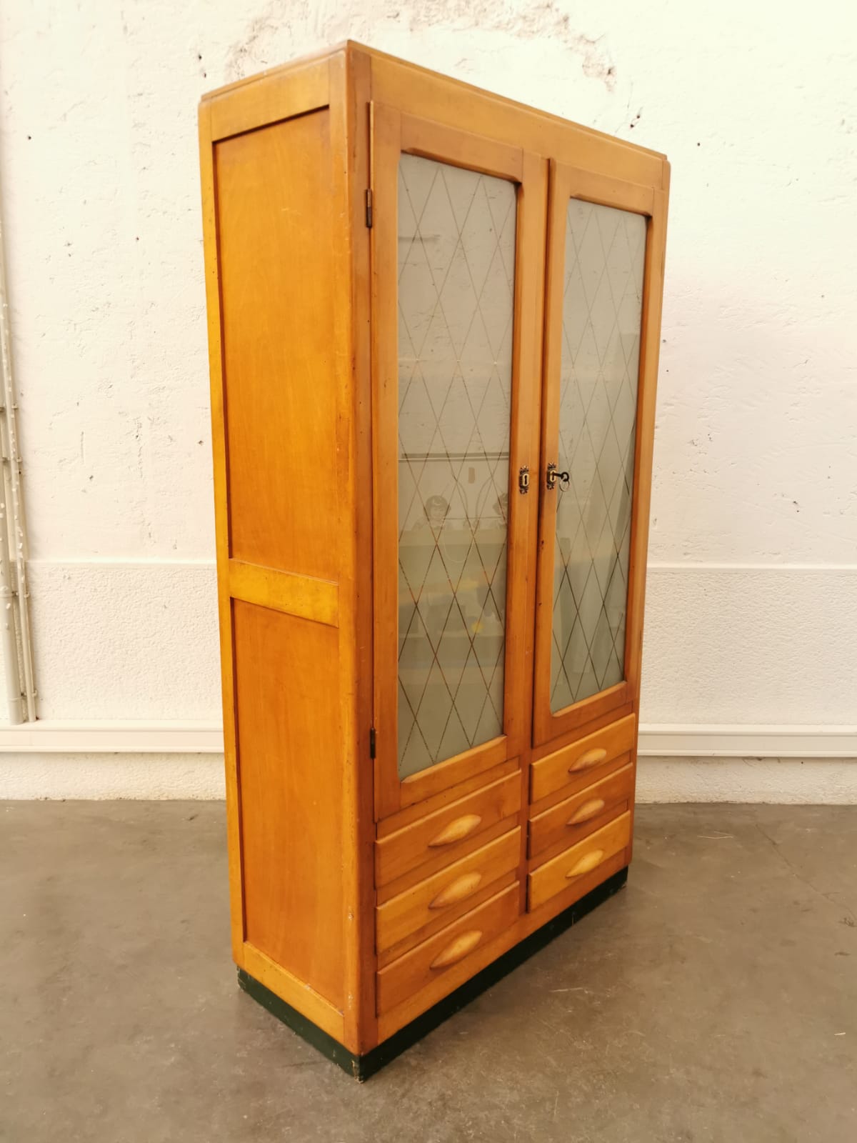 Armoire vitrine
