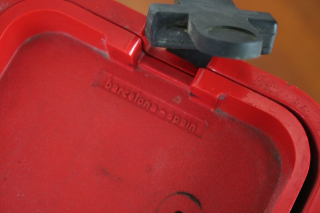 Writing portable Olivetti Valentine Ettore Sottsass 1969 vintage machine