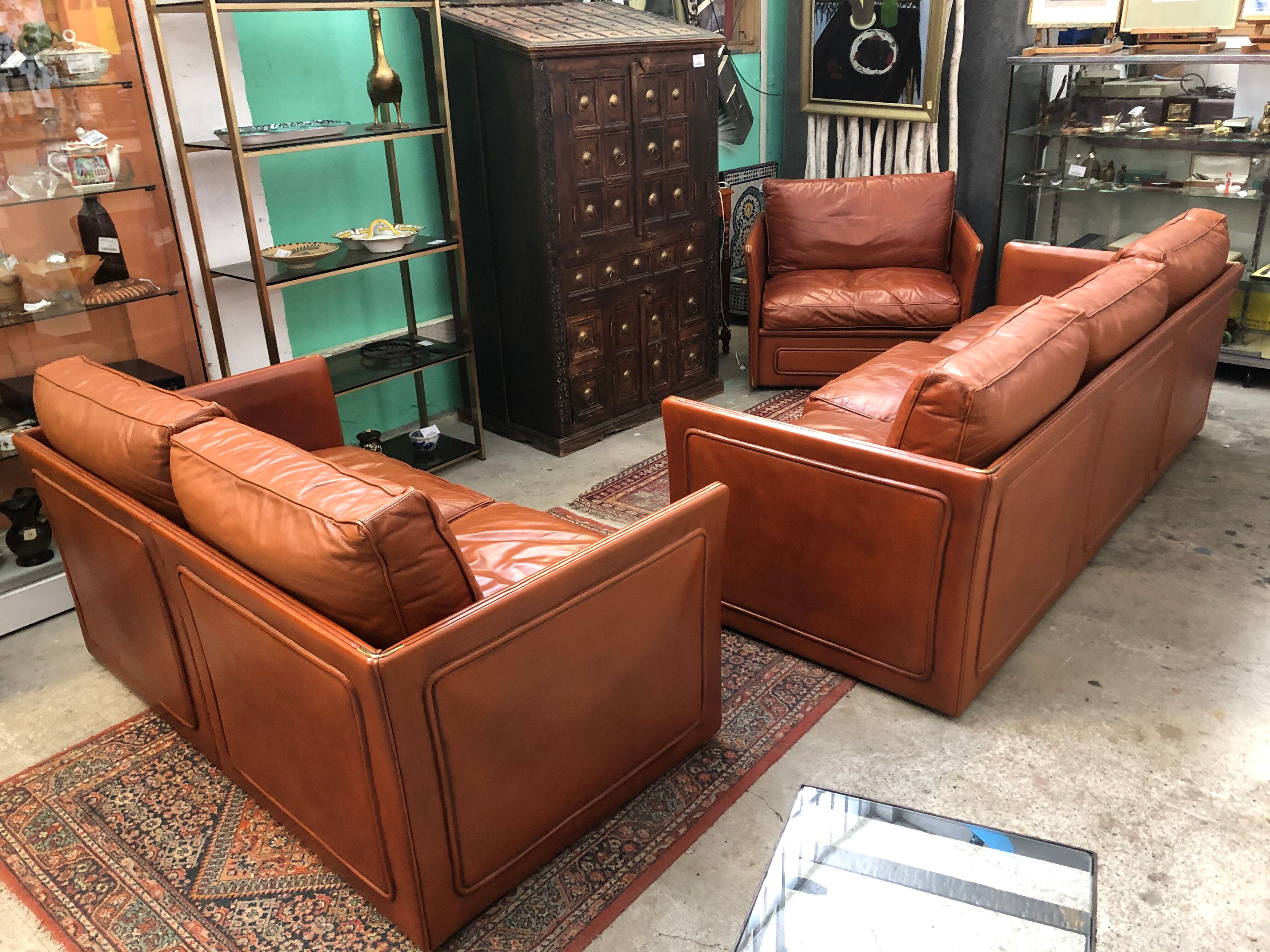 3-piece classic English leather lounge