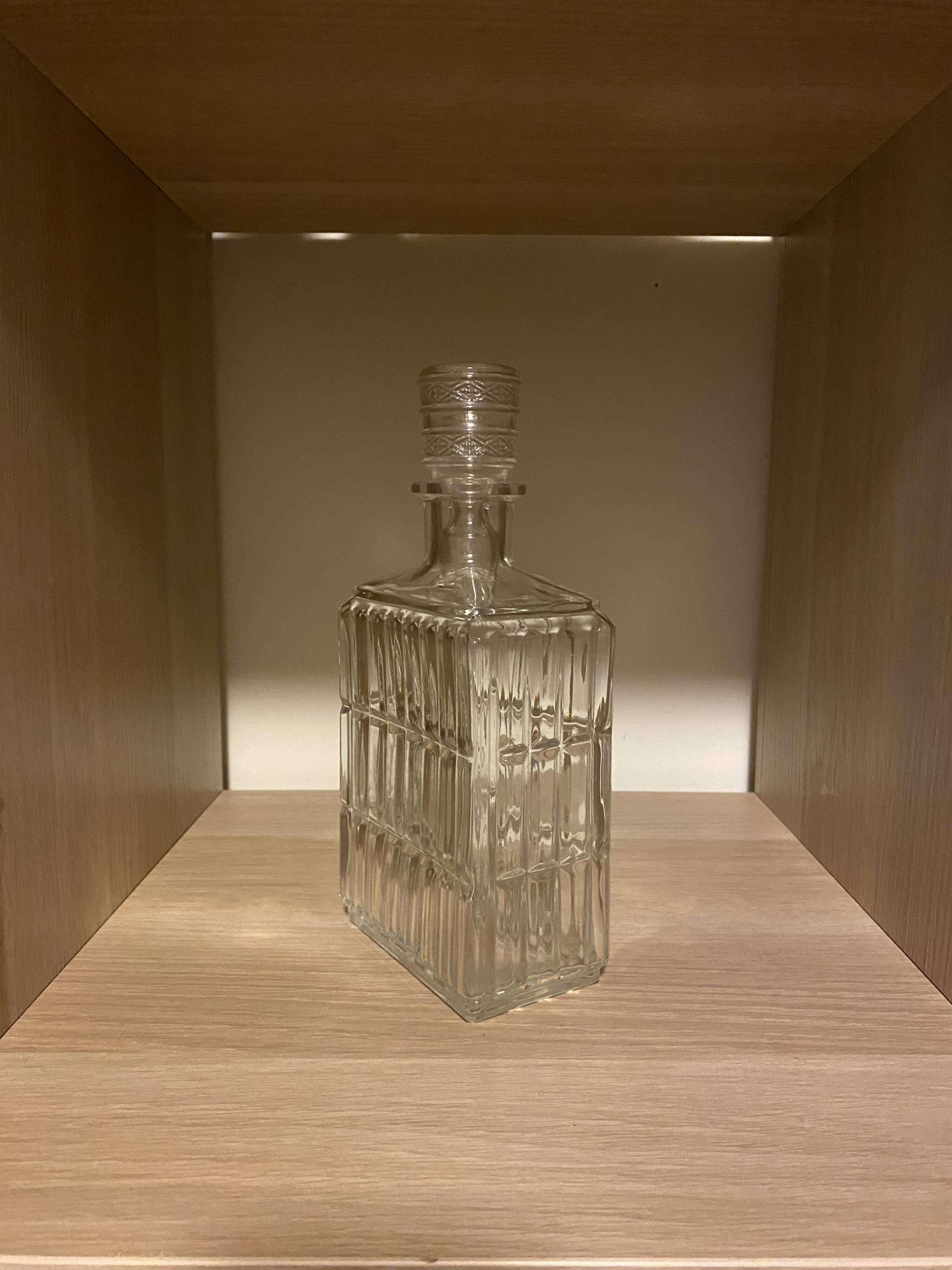 Chiseled glass whiskey decanter