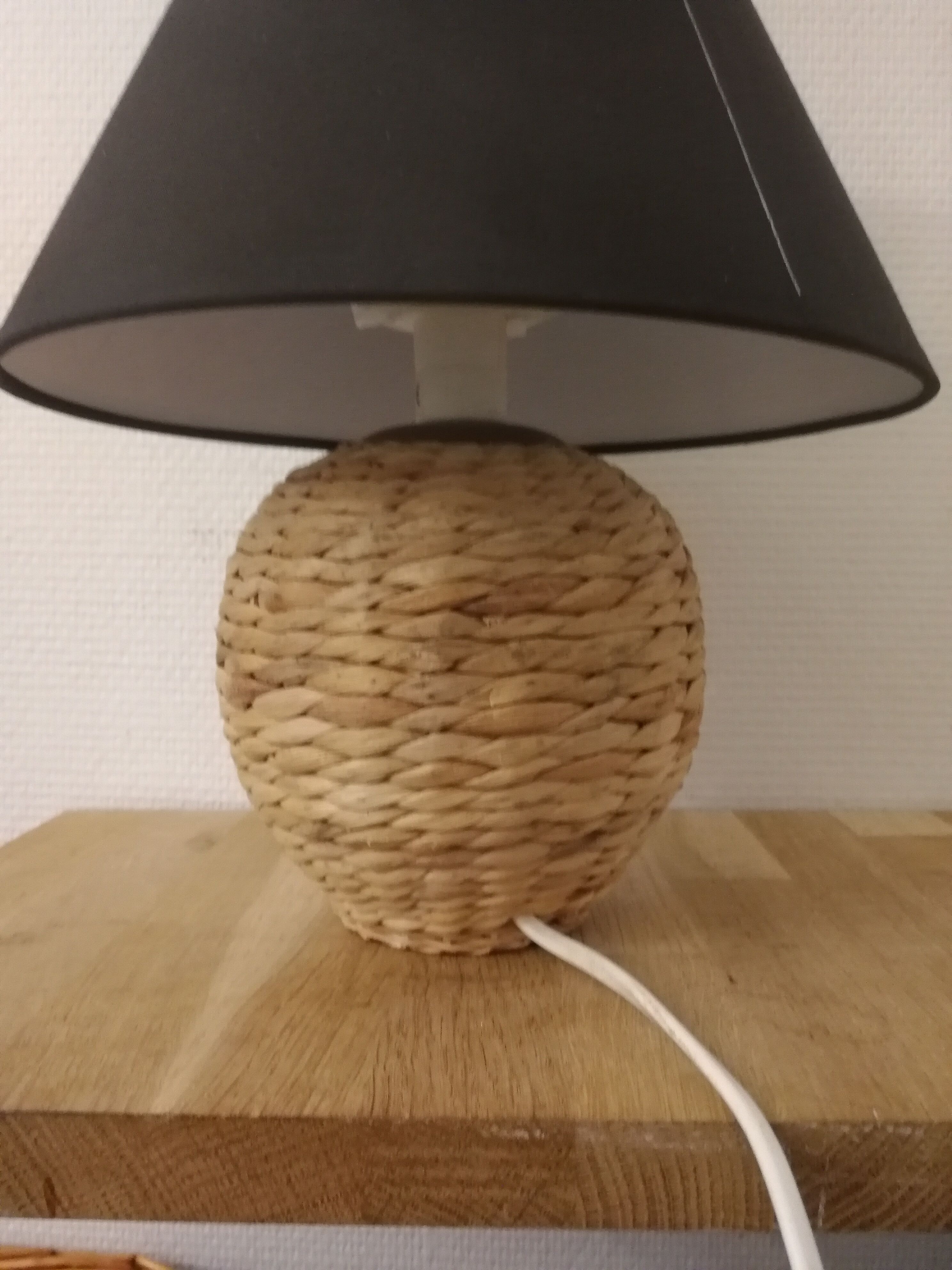 Wicker lamp