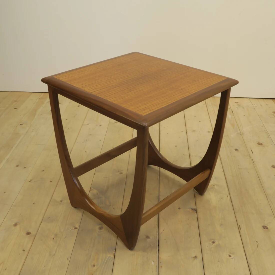 Table basse carrée G-Plan "Astro", teck, Angleterre 1960