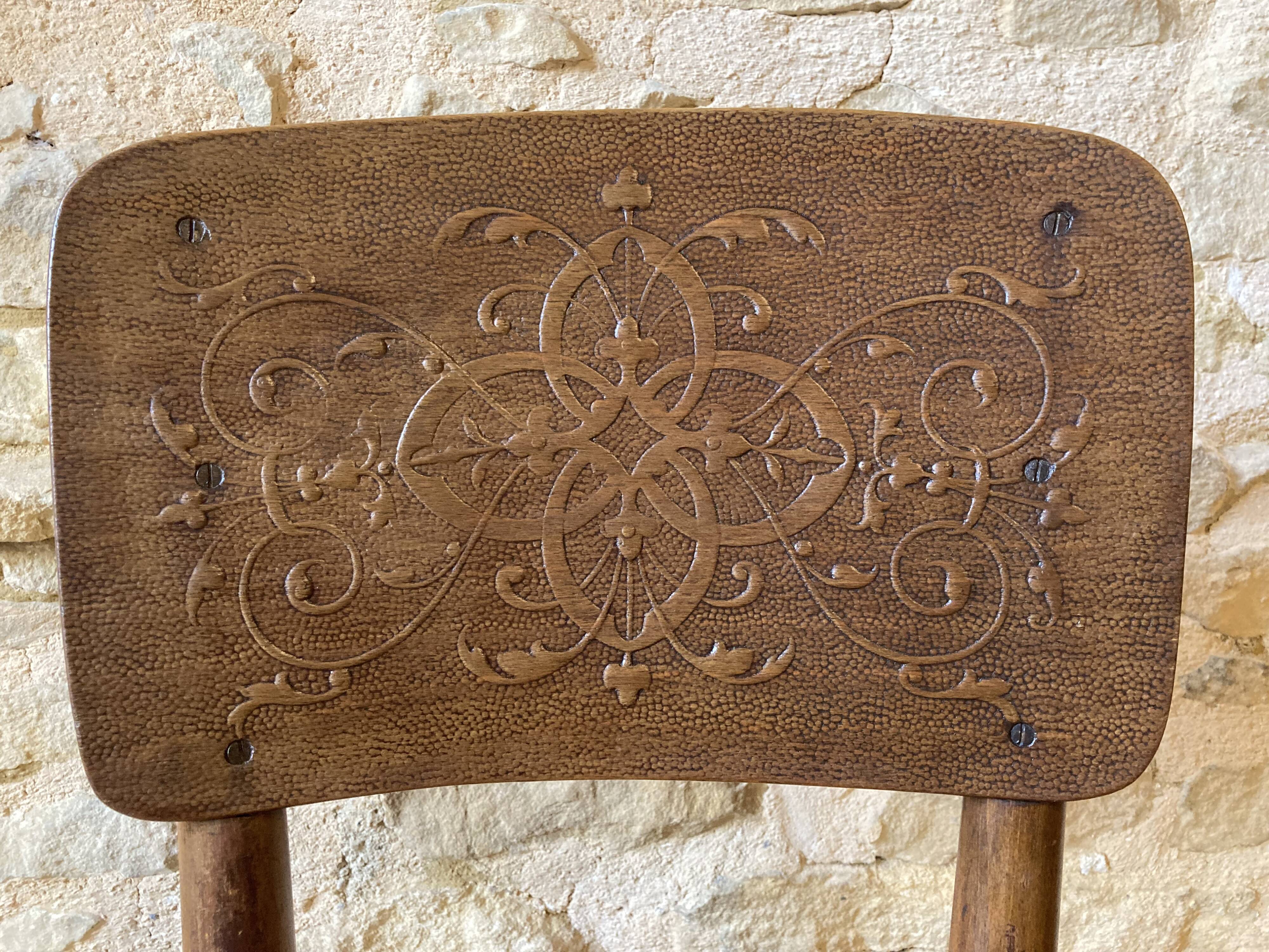 Thonet chair, 1900s-1920s, embossed seat