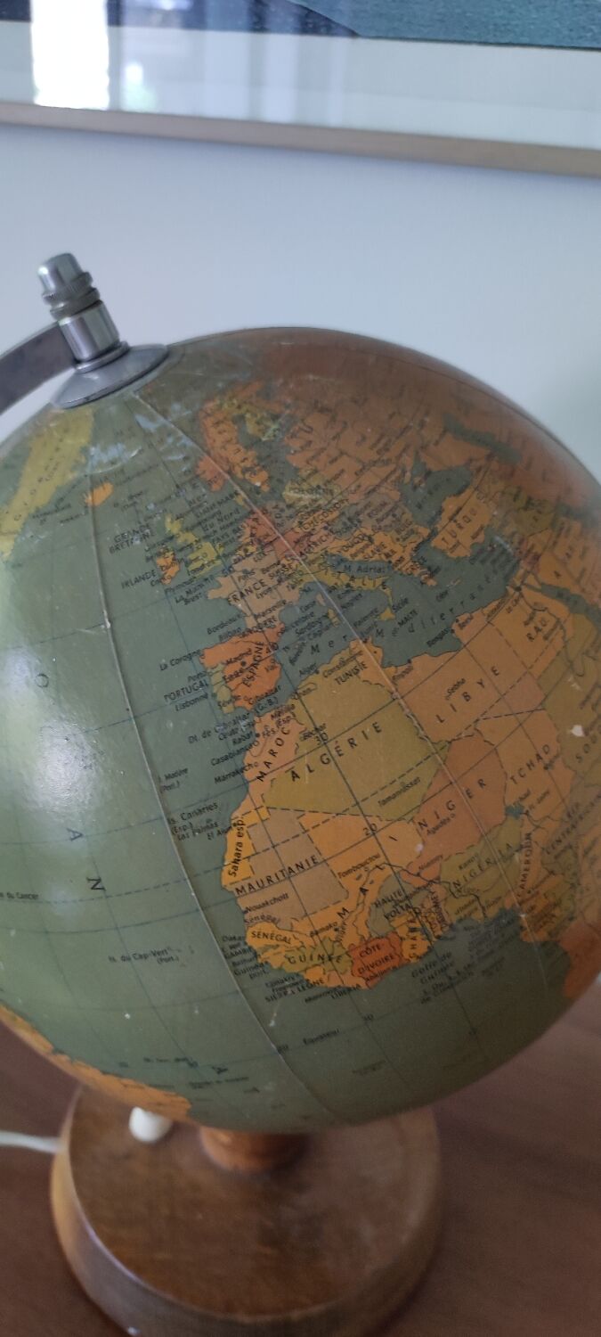 Räth luminous globe