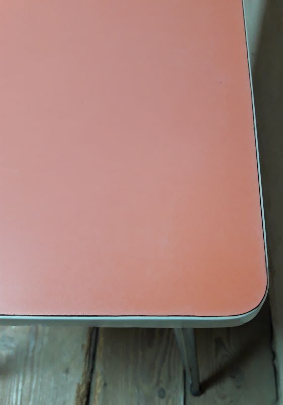Table formica chrome
