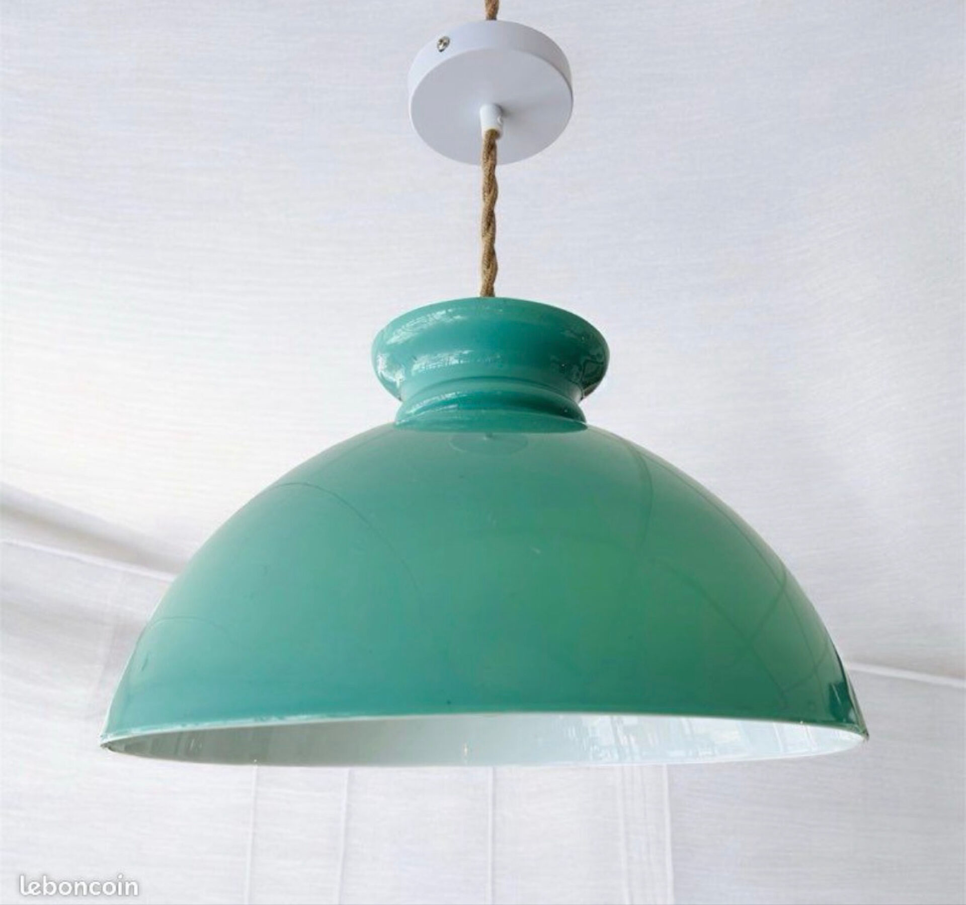 Opaline vintage green water suspension
