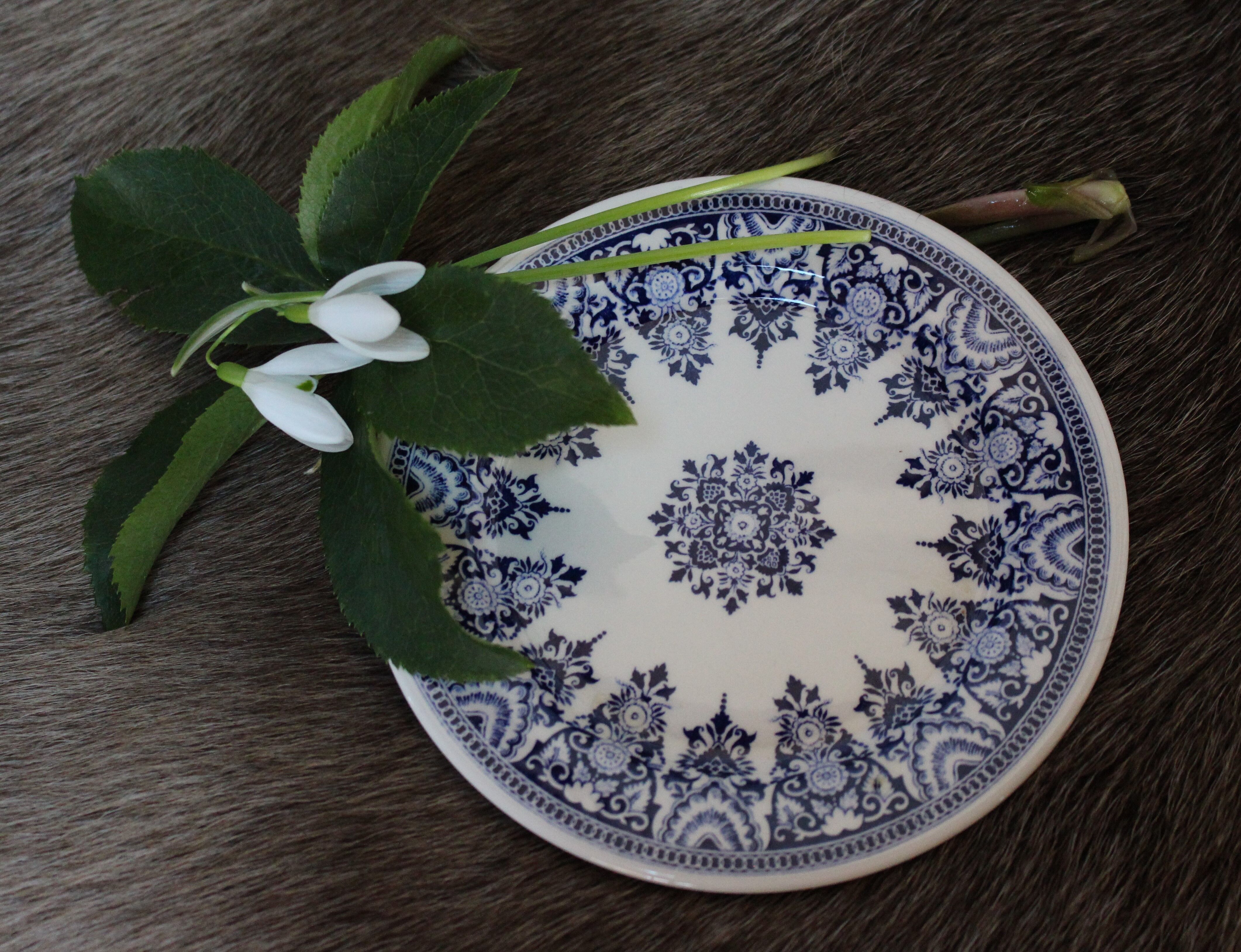 Gien porcelain trinket bowl