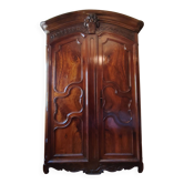 Armoire lyonnaise en noyer  XVIII siècle
