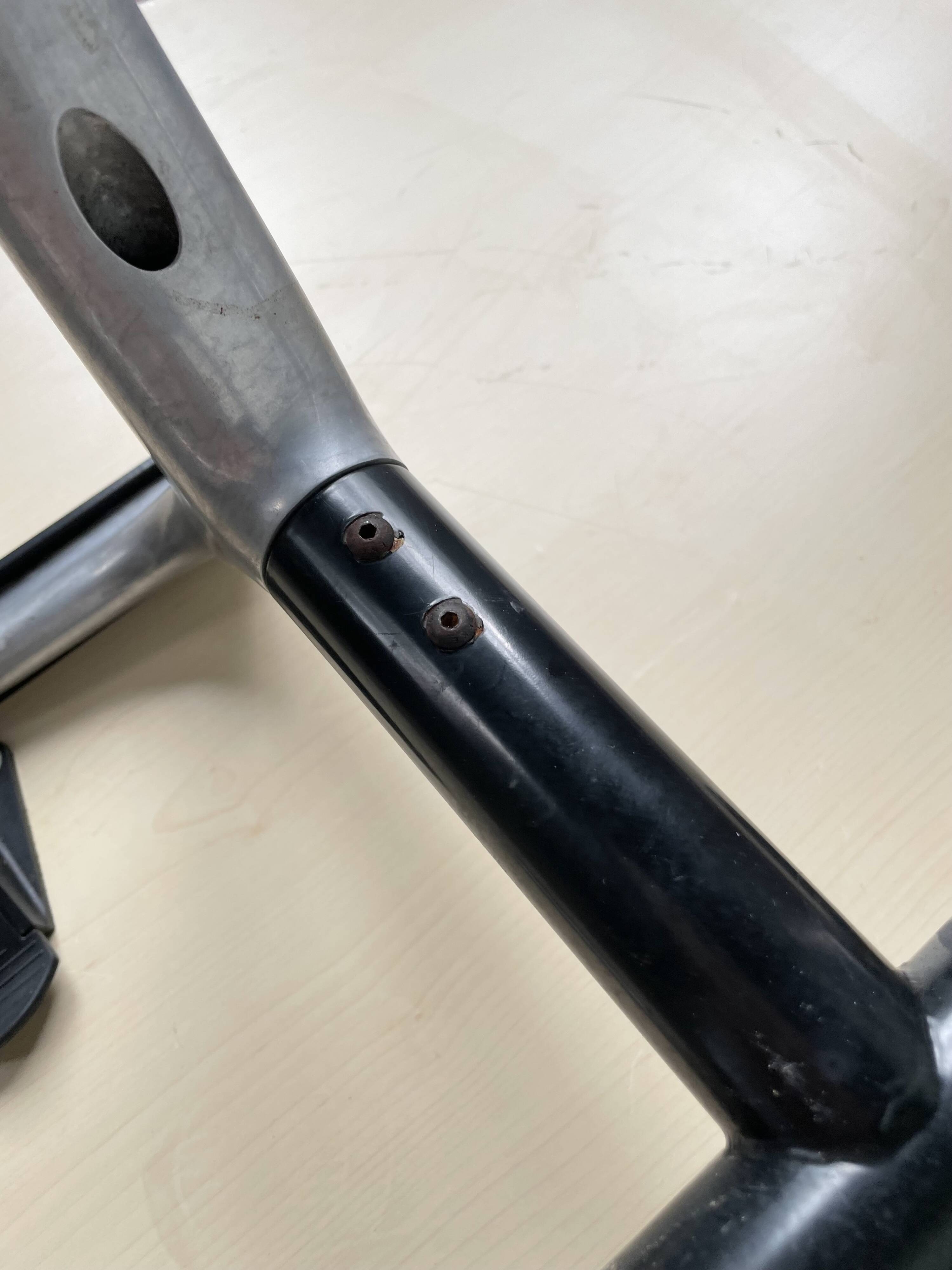 Tecno Nomos Round Table Brushed Metal