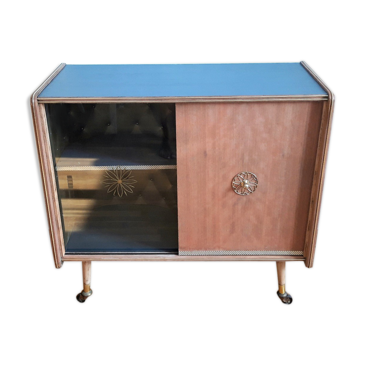 Meuble bar sur roulettes vintage relooké