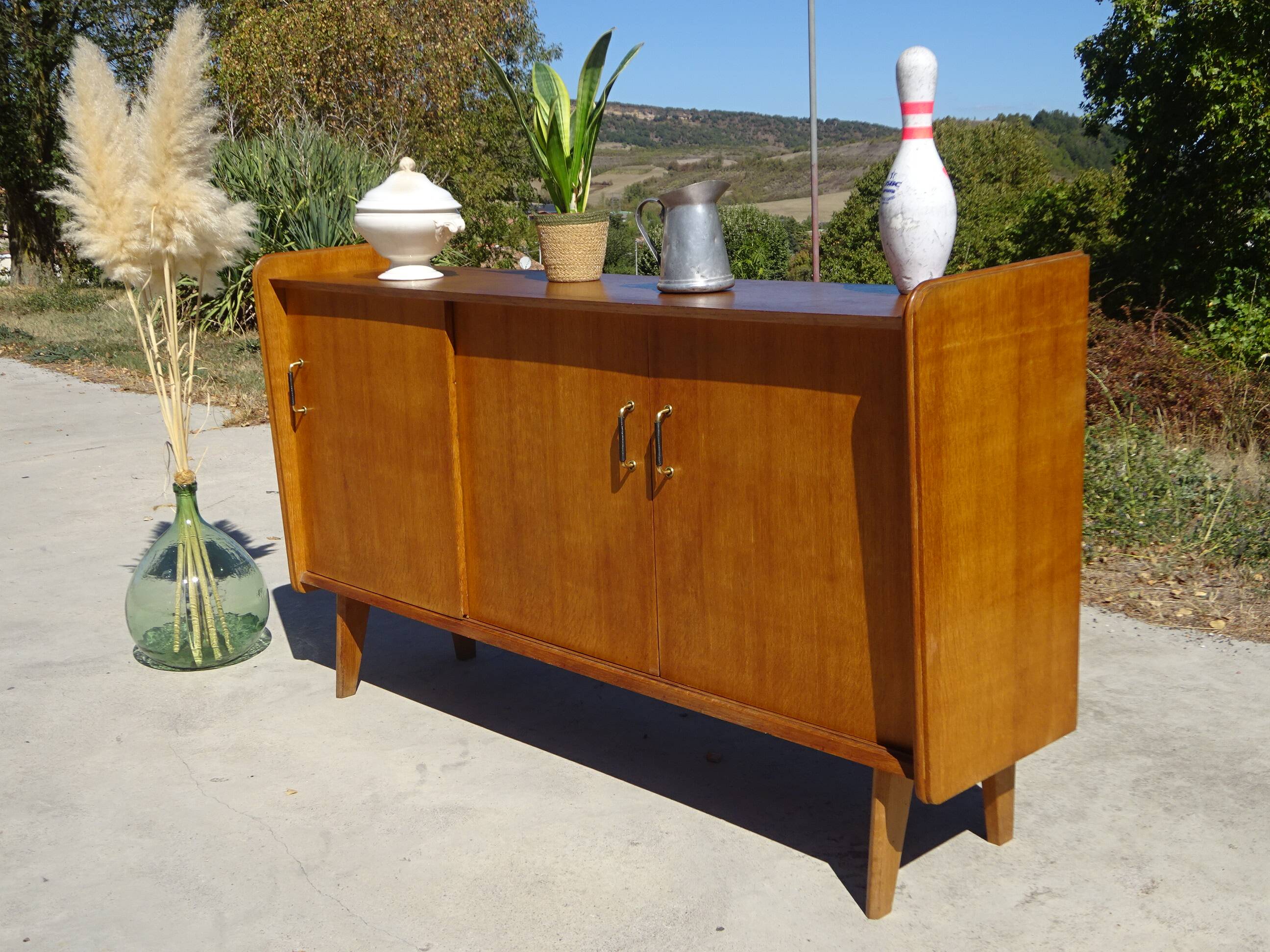 Enfilade vintage aux pieds compas par SAM