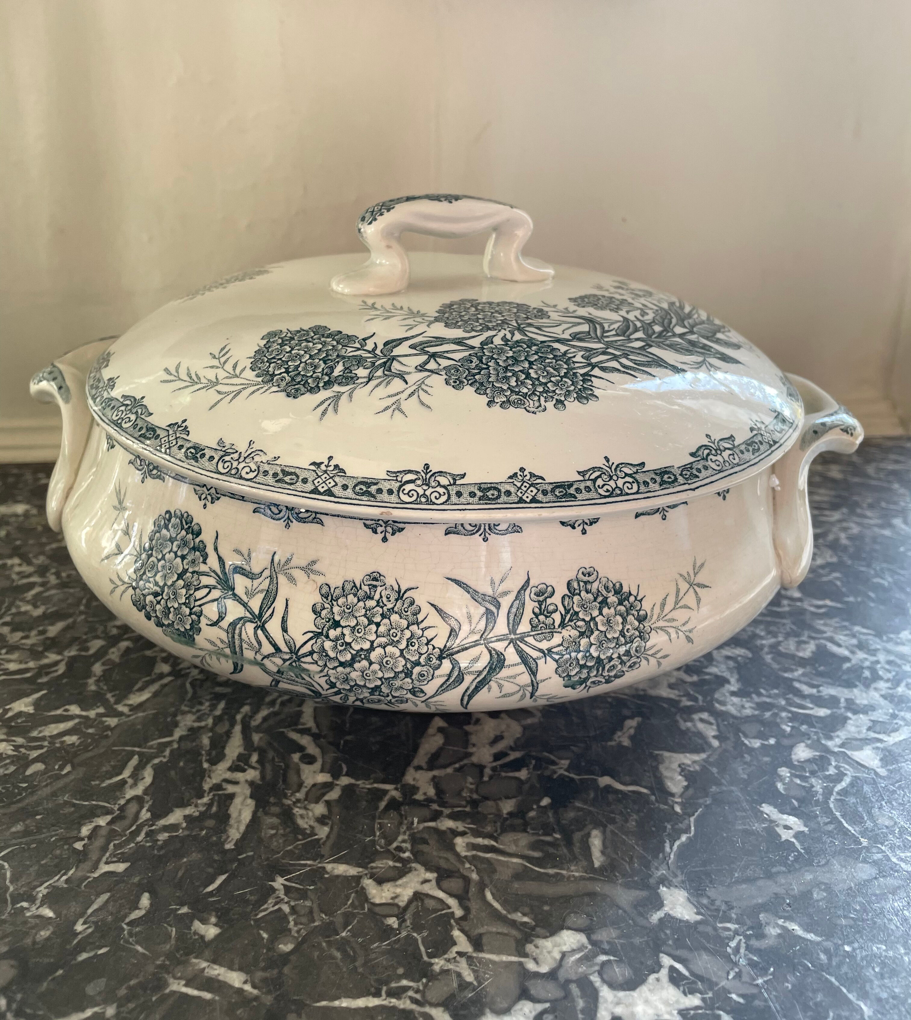 Former St Amand model DAISY soup