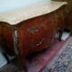 Commode galbée dessus marbre de style Louis XV