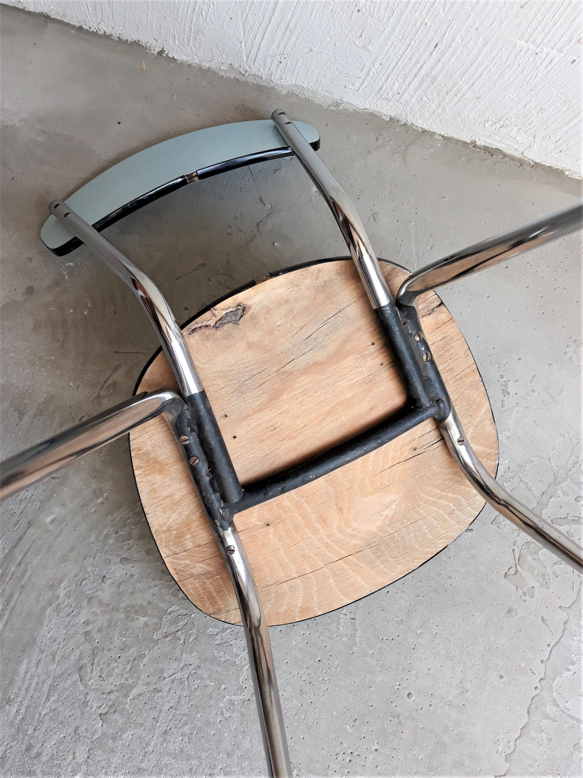 Chaise formica bleue