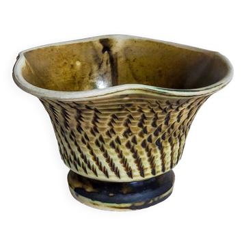 Ceramic planter with vintage scarifications from the 1950s