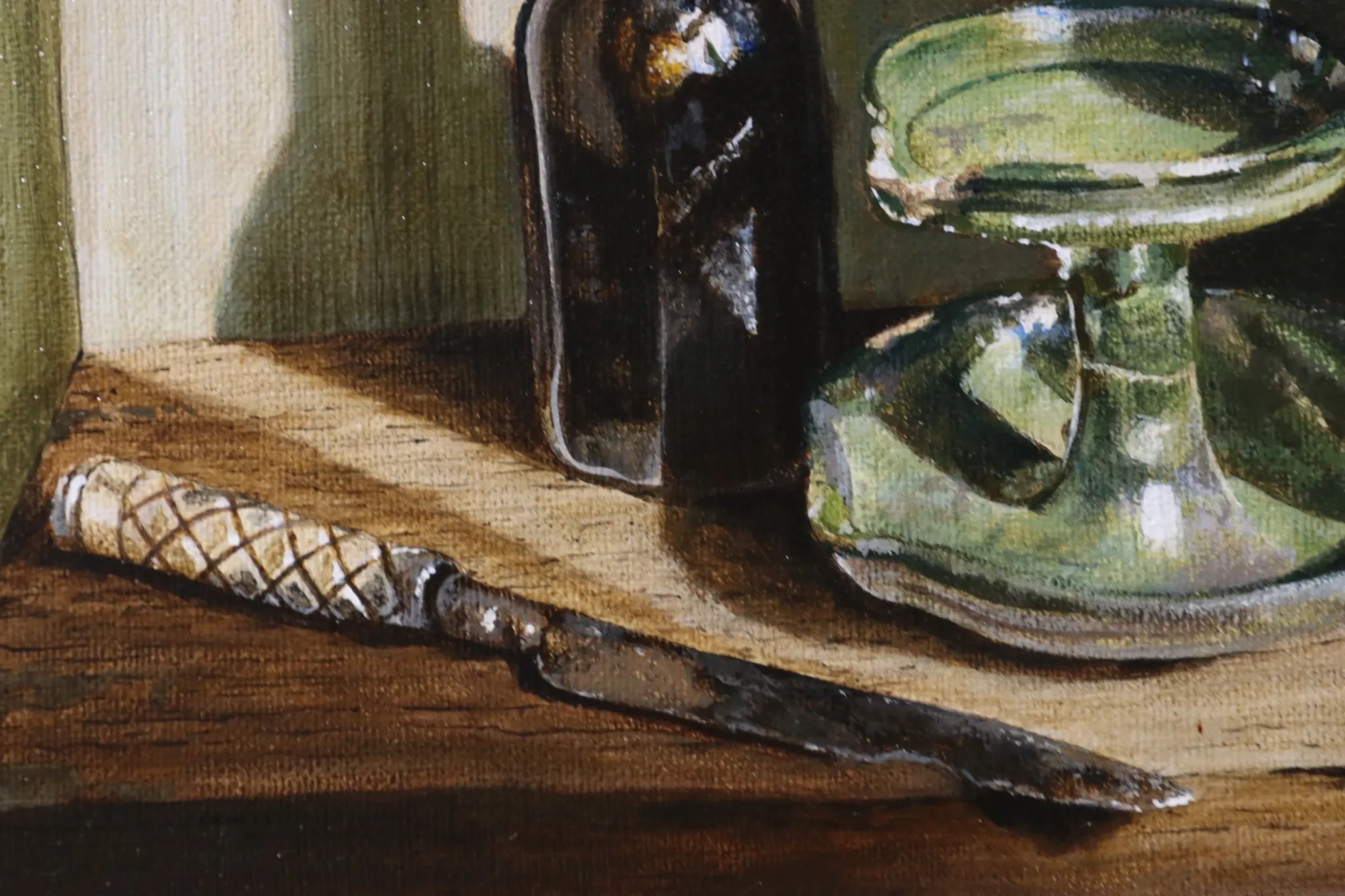 Still life with long-necked flask and finds – Marjolein van den Berg