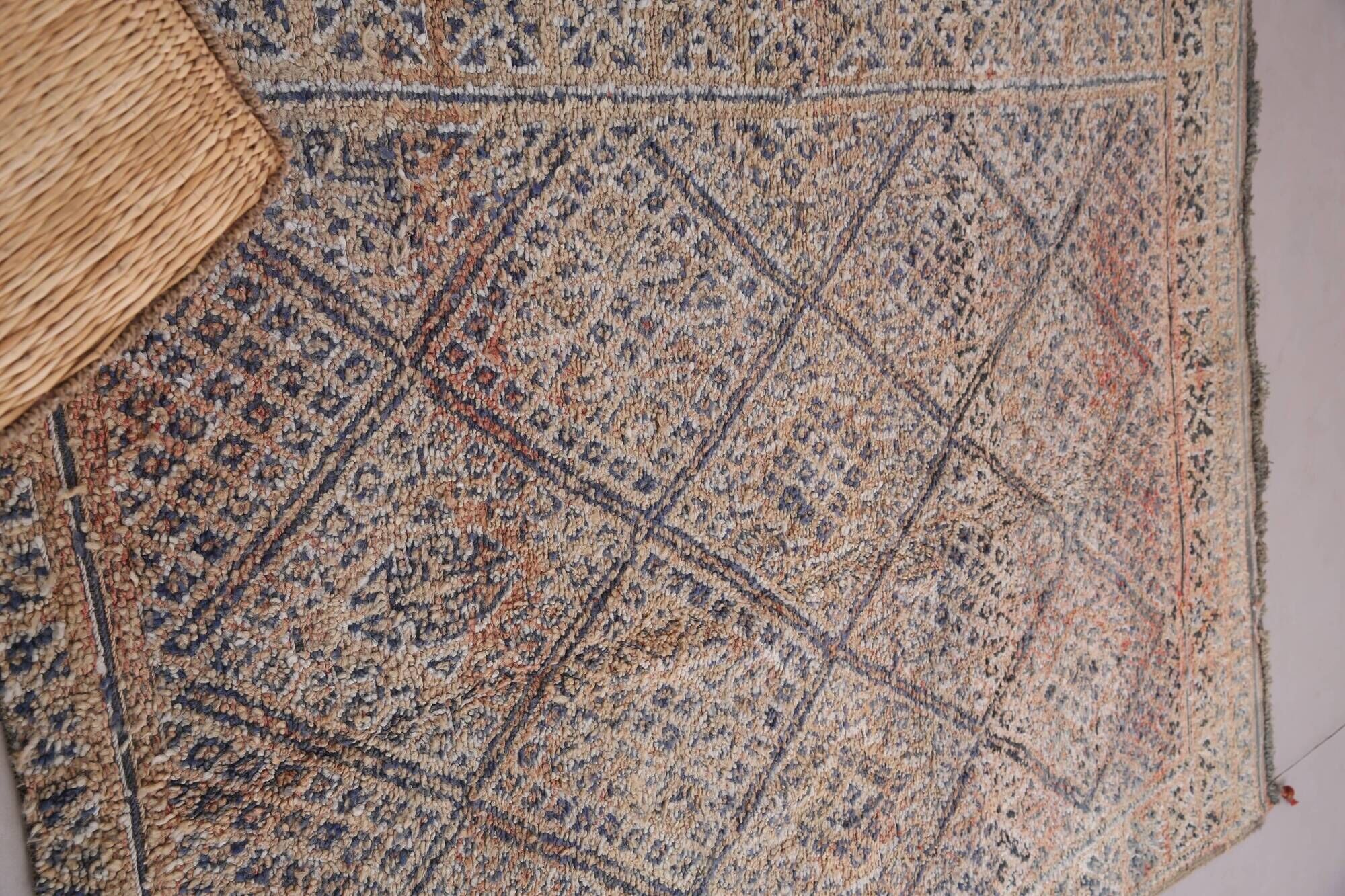 Vintage Moroccan Beni Mguild Rug 194 x 270 cm - Berber Wool Rug Handmade