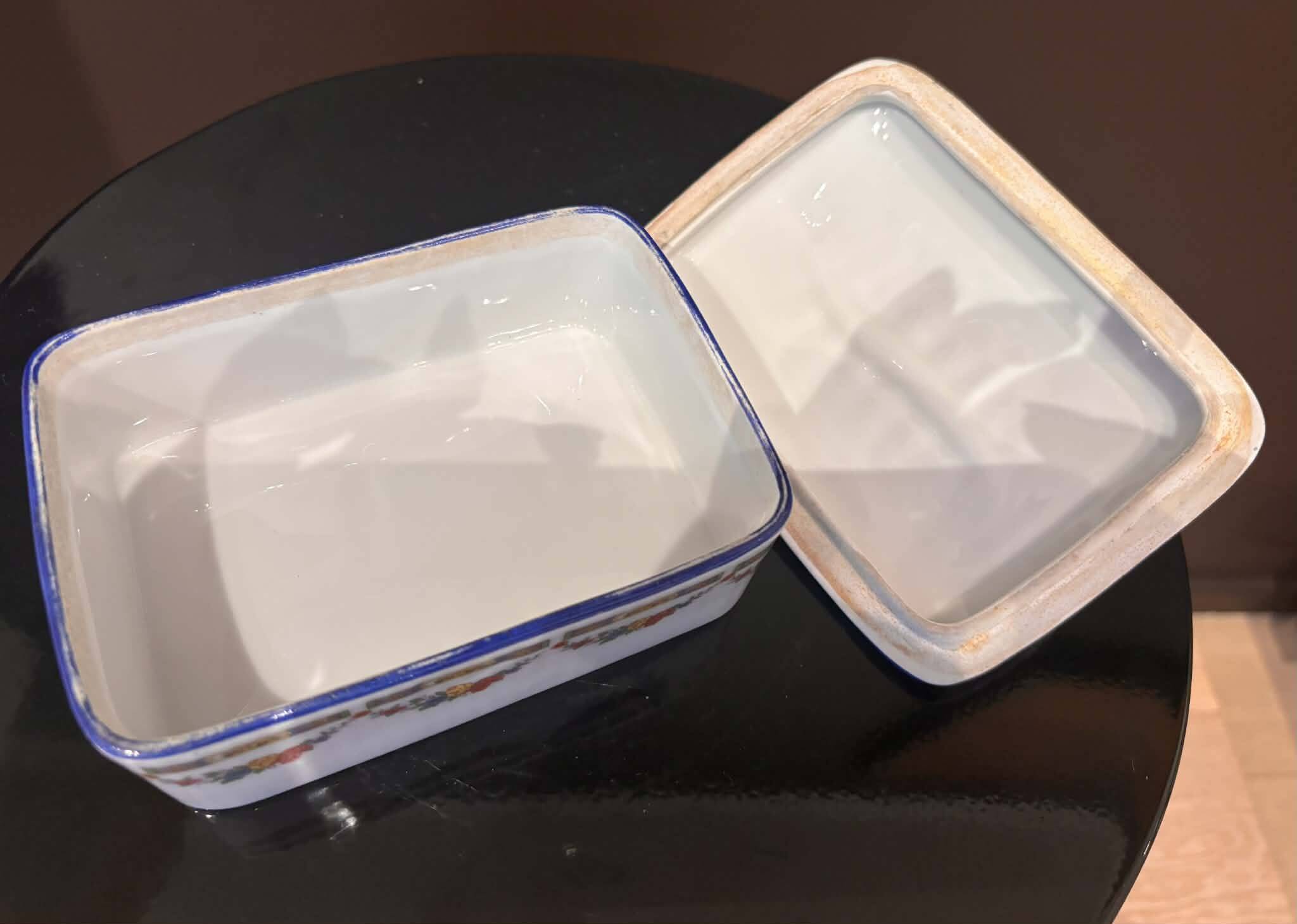 Butter dish