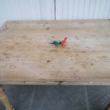 wooden dining table, vintage, turned legs, firm table style