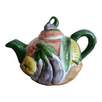 Teapot of vegetable garden in slurry decoration vegetables