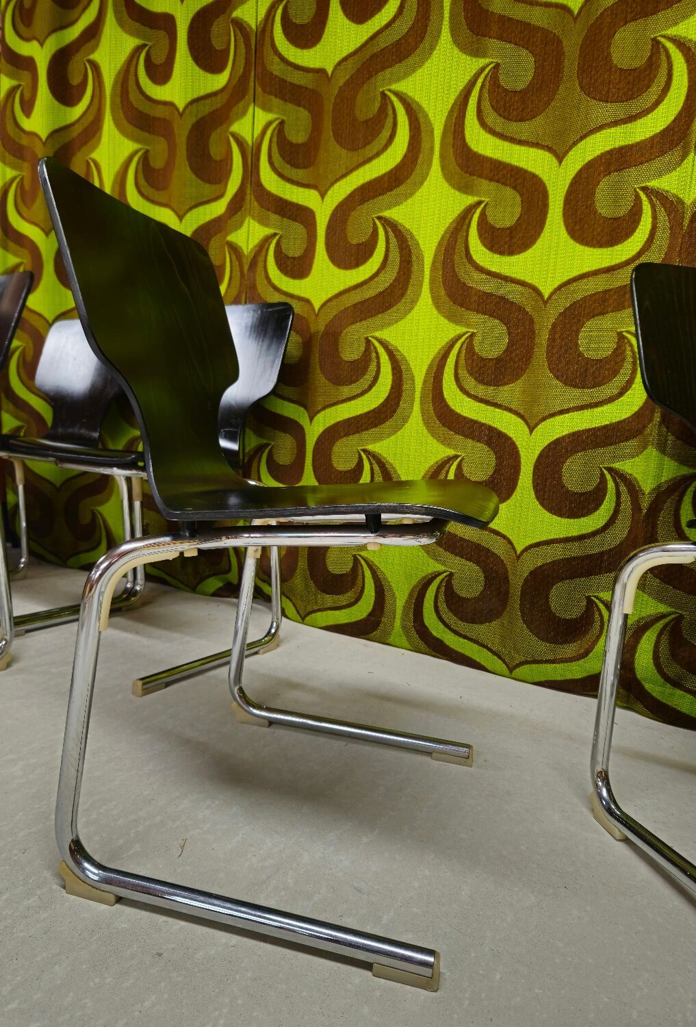 Lot of 10 Vintage 1970s Stacking Chairs