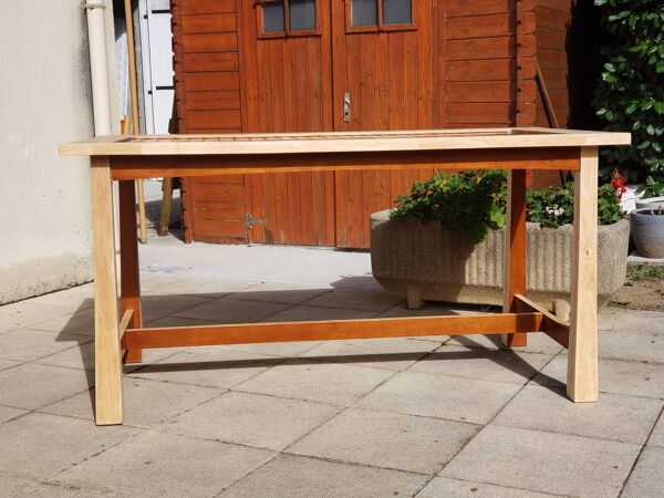 Table à manger rectangulaire en bois exotique