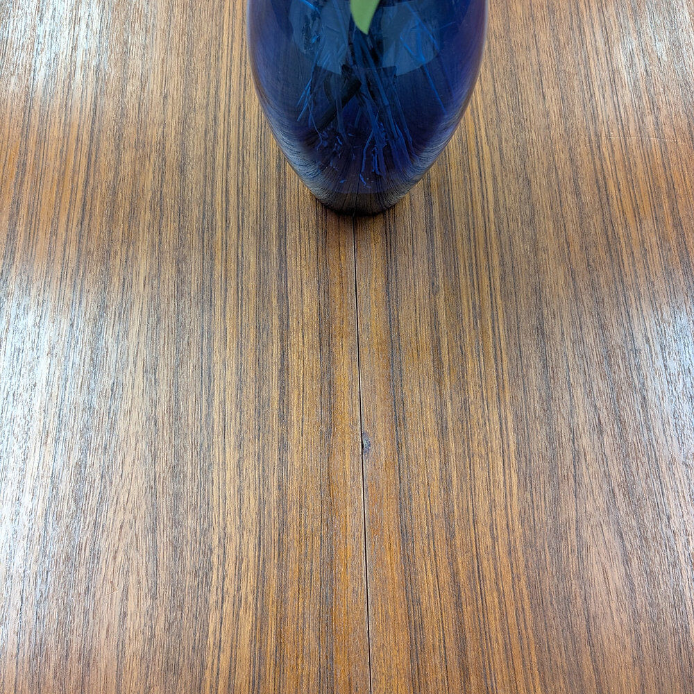 Scandinavian round table
