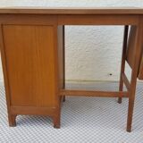 Child's desk