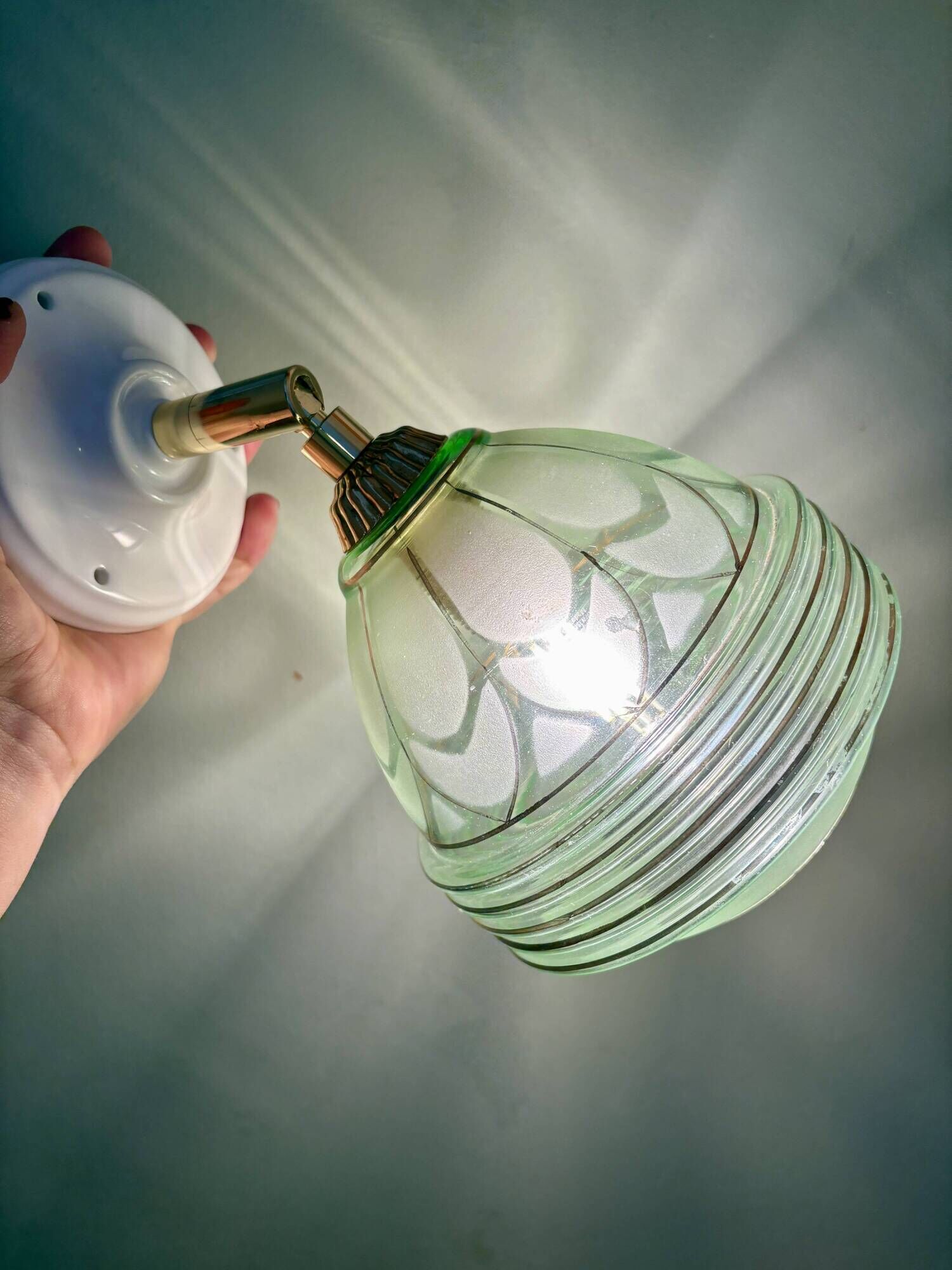 Vintage art deco tulip wall lamp in green and gold glass
