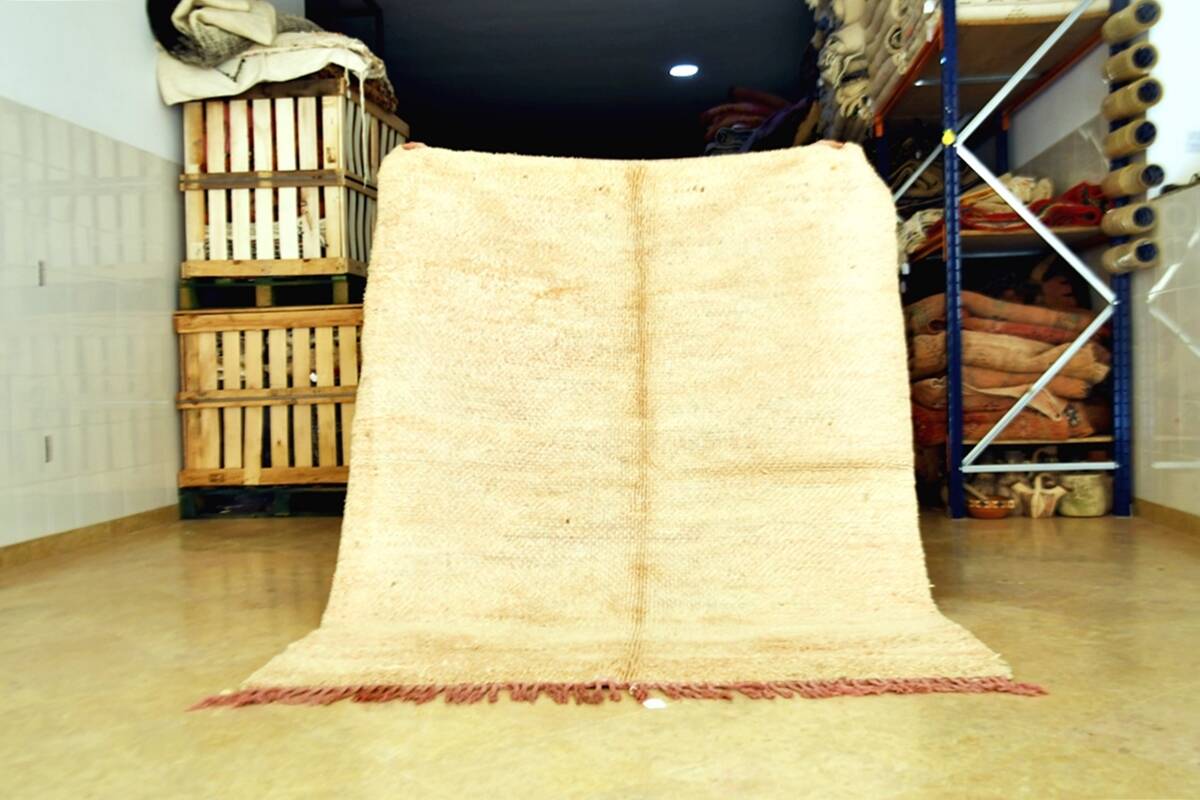 Tapis berbère marocain Beni Mguild vintage 197 x 154 cm