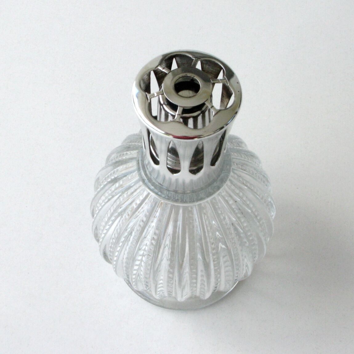 Old shepherd lamp in pearl glass - brule parfum - lamp of the 70s