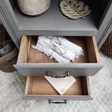 Oak chest of drawers