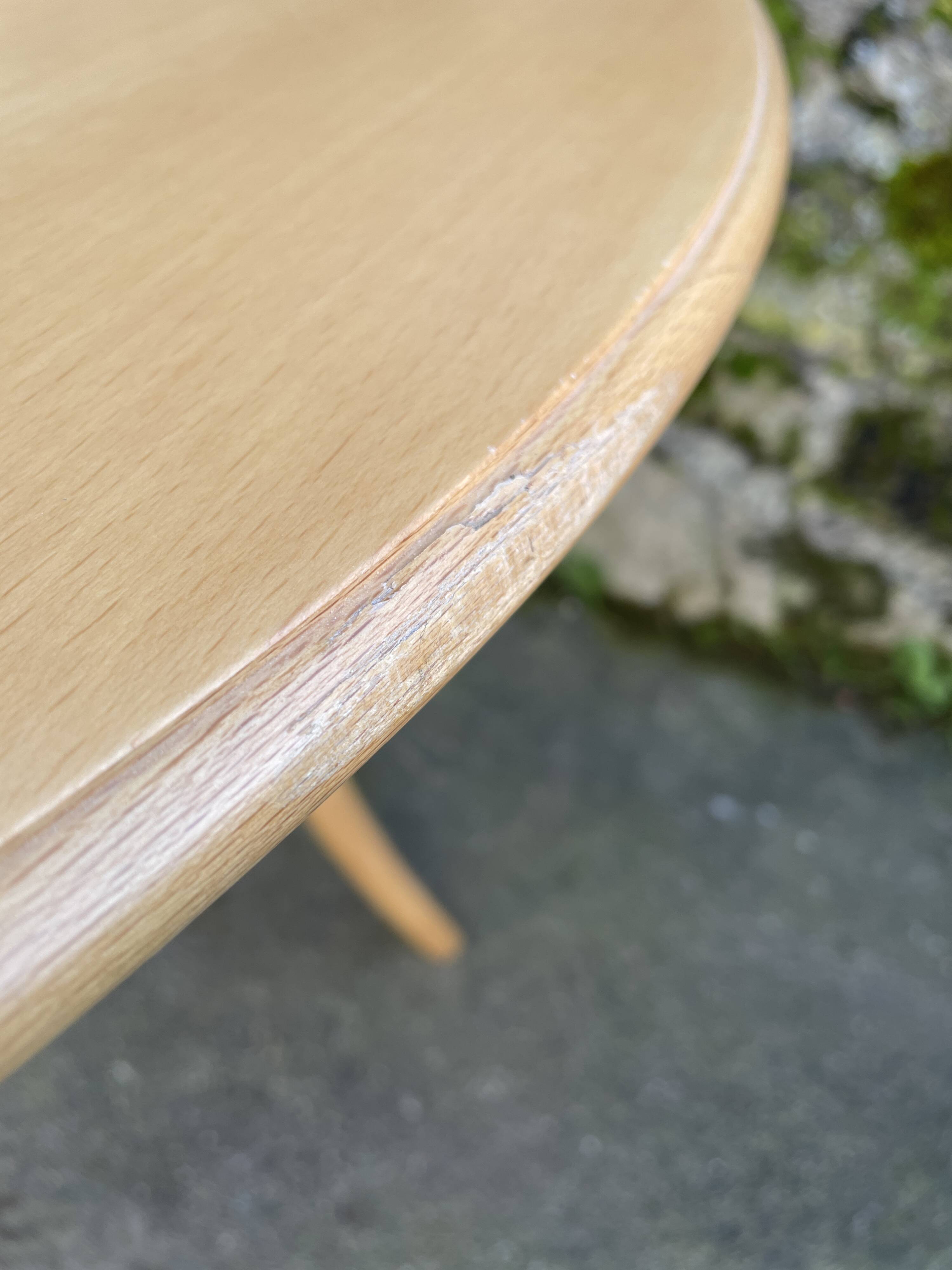 Thonet 152 round table