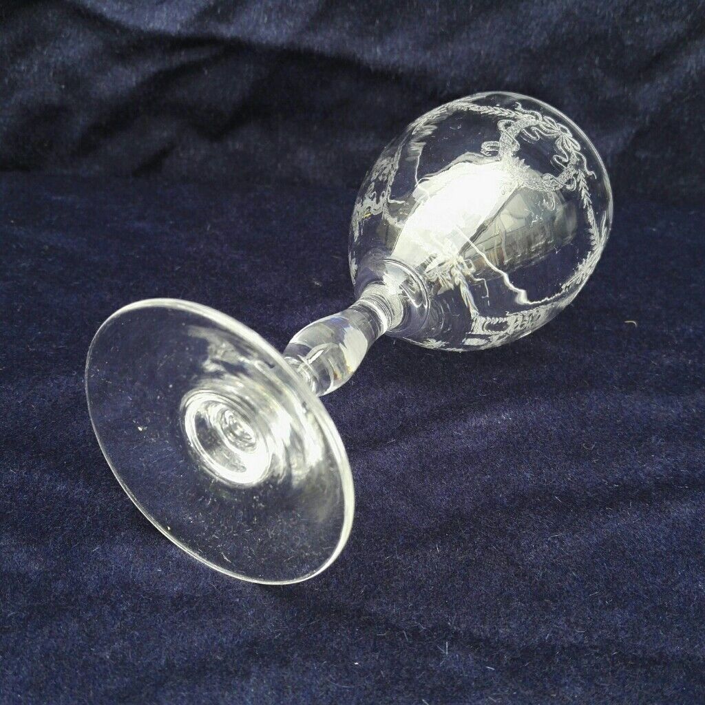 Crystal wine glasses Baccarat frieze knots ribbons