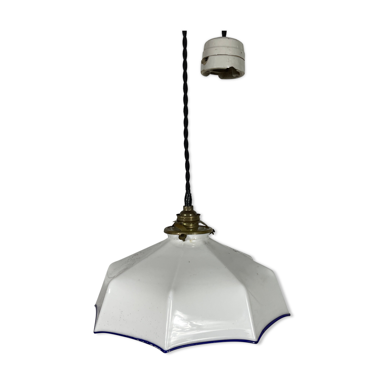 Opaline suspension