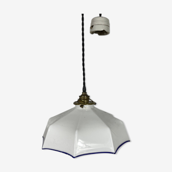 Opaline suspension