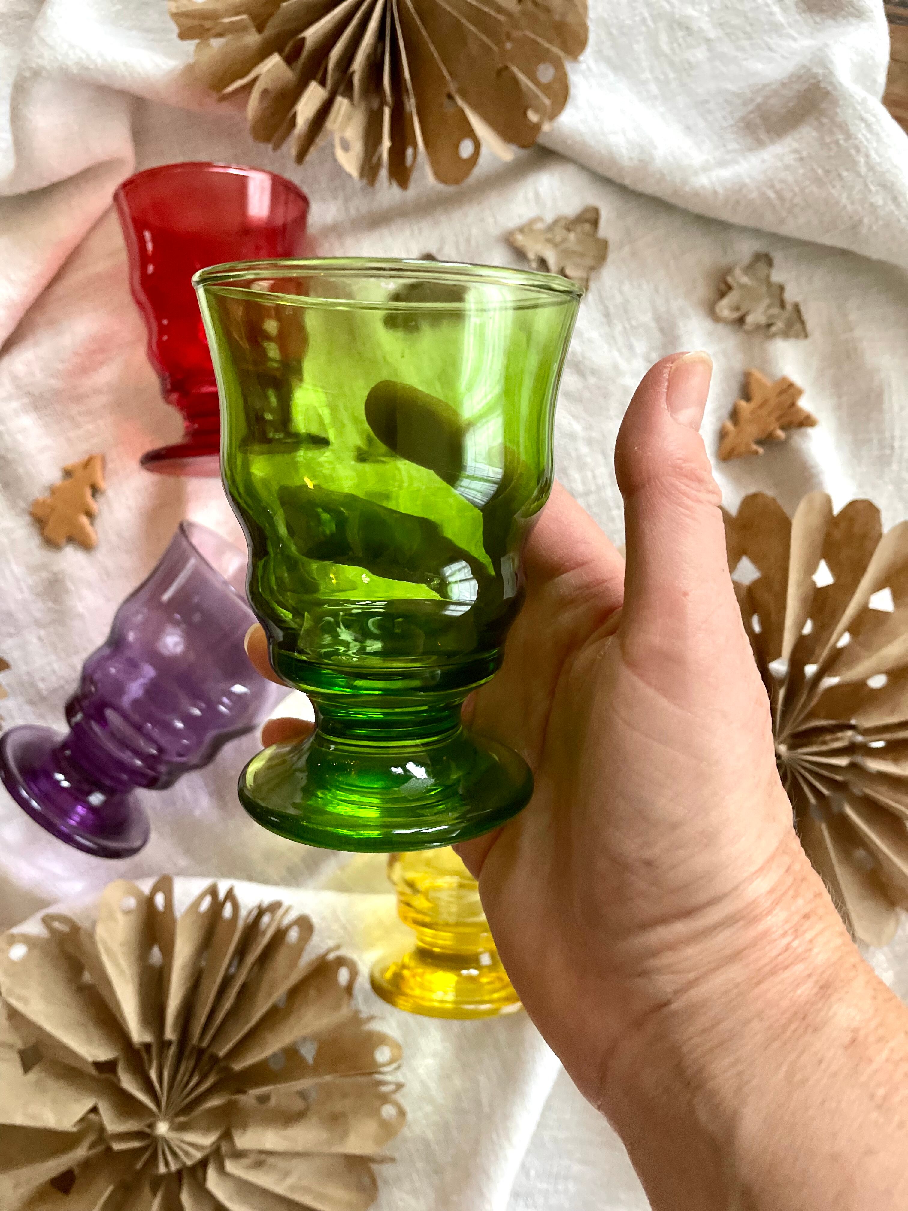 Verres à pied des années 1970 - France