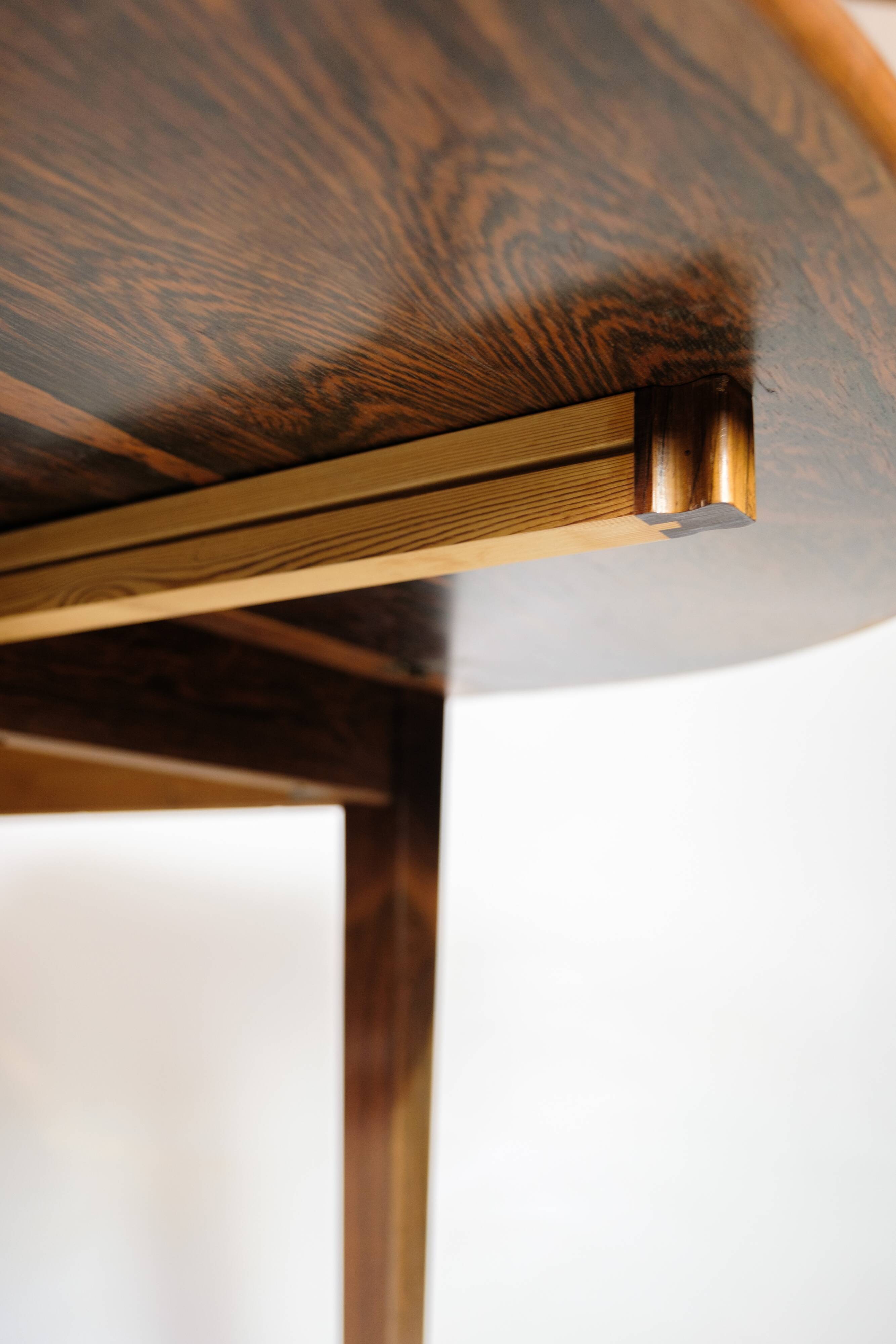 Dining table with drop leaves - Rosewood - Danish design - 1960s