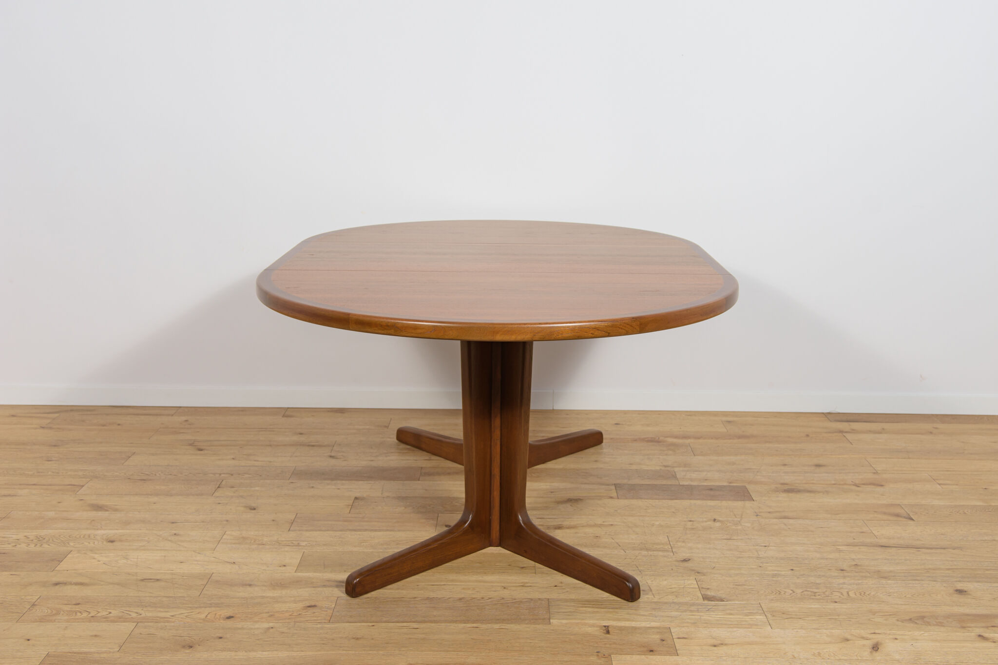 Mid-Century Teak Round Extending Dining Table, Denmark, 1960s