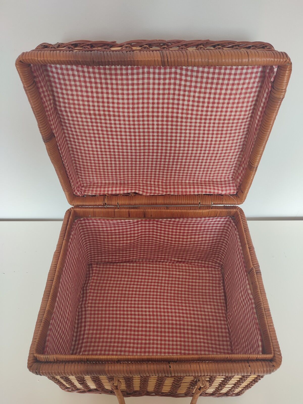 Vintage picnic basket
