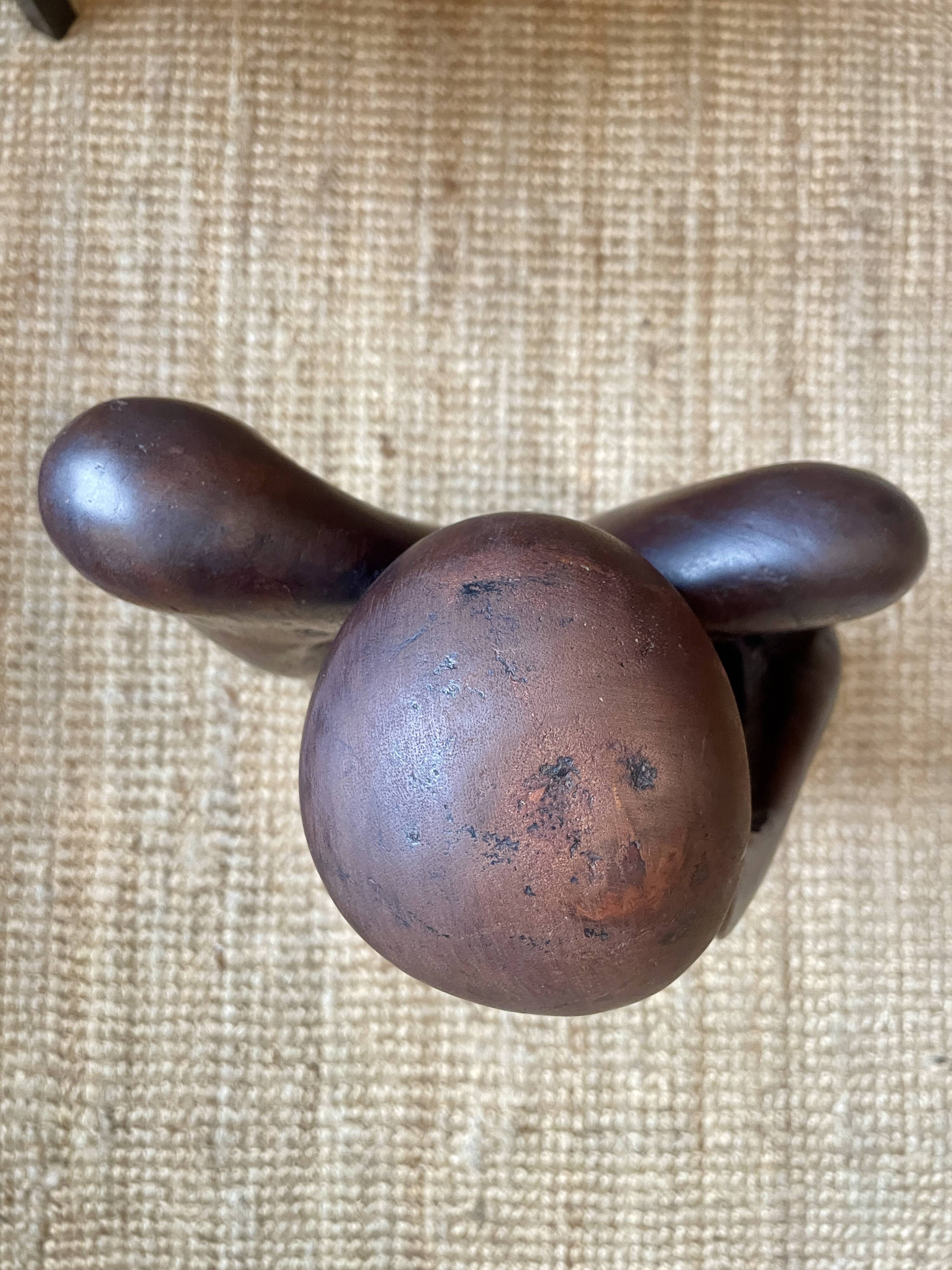 Sculpture en bois "Le penseur"