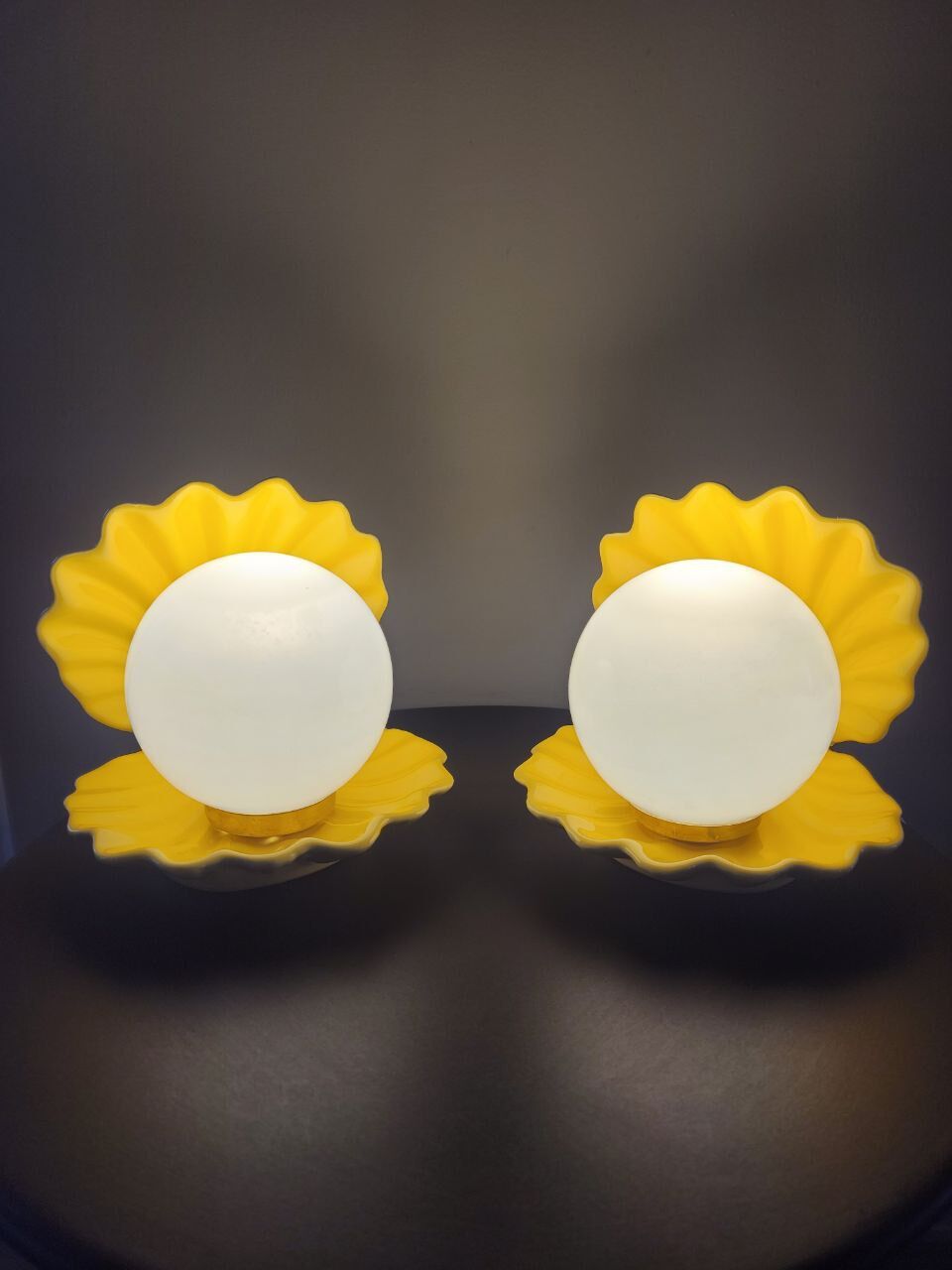 Vintage lamp shell yellow ceramic 70s