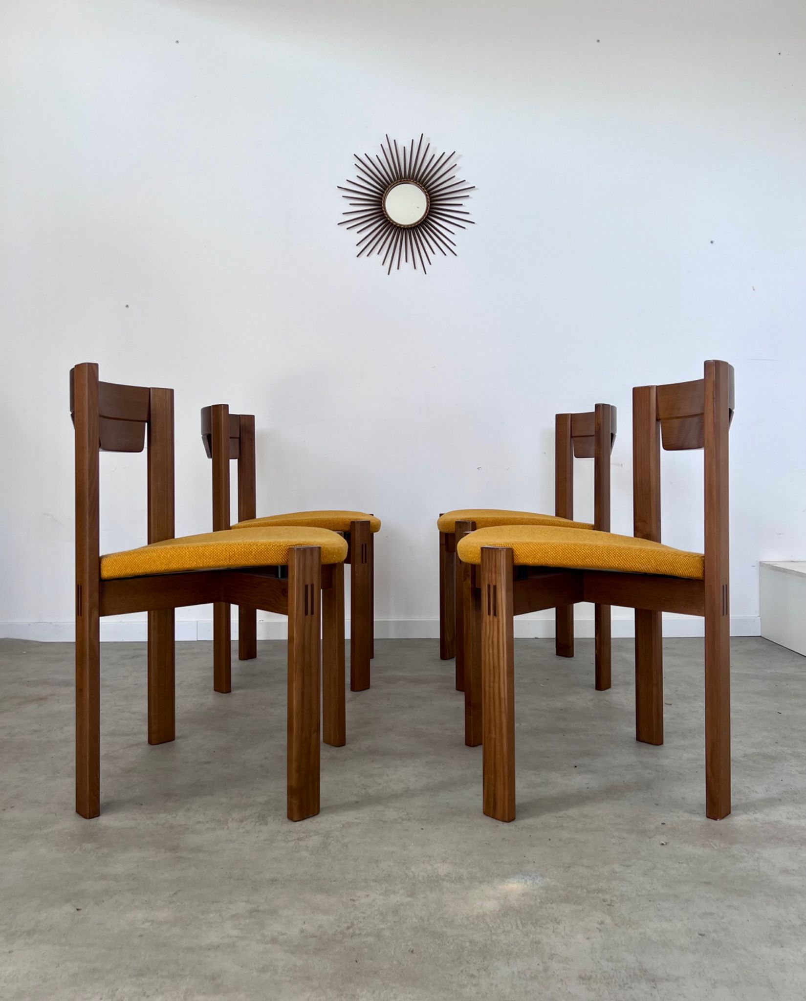 Set of 4 Scandinavian style chairs Girsberger 70s vintage solid wood