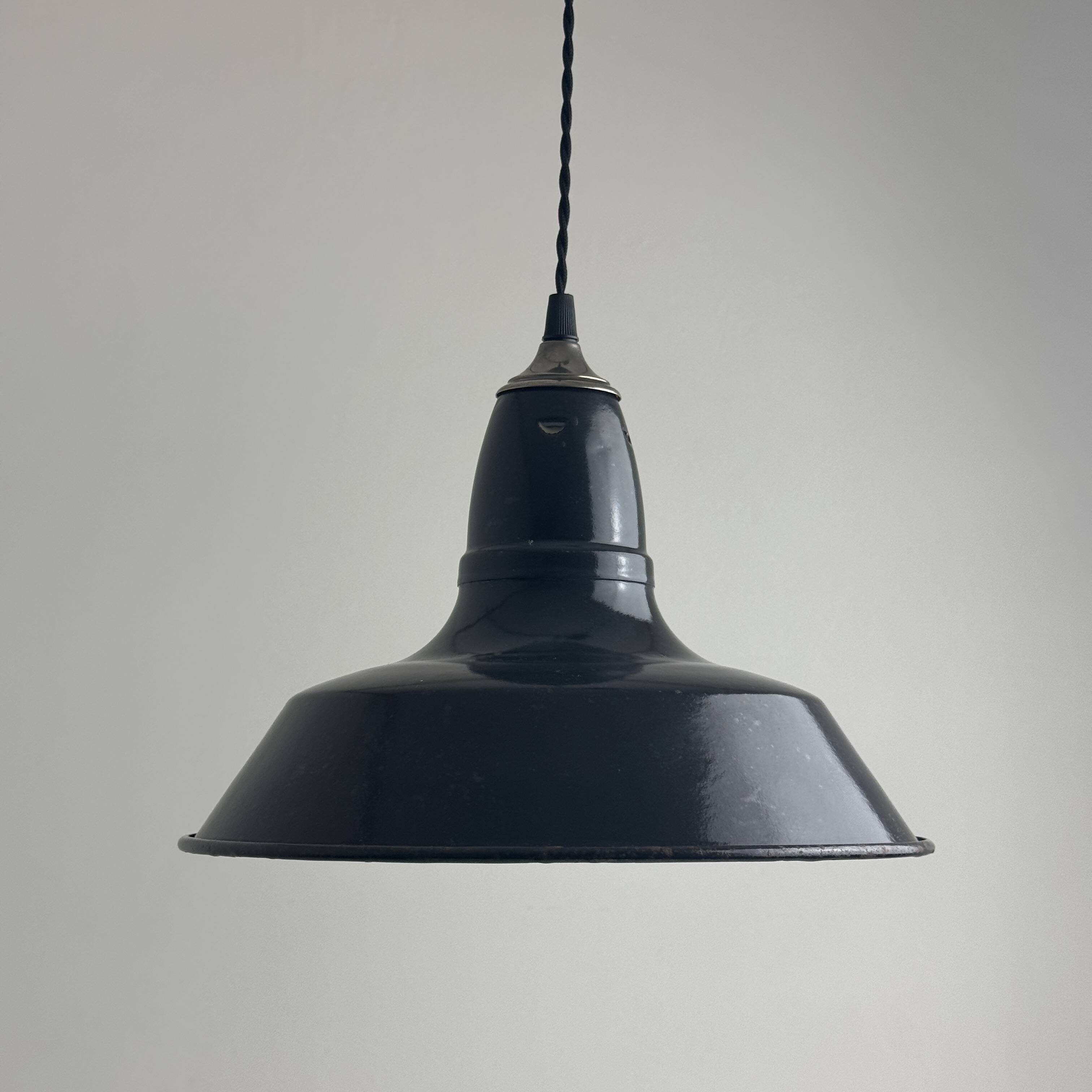 Old enamelled industrial workshop suspension
