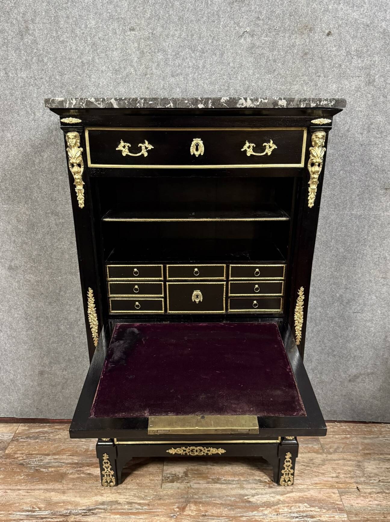 Secretary in black lacquered wood and gilded bronze