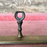Support 5 old brass keys