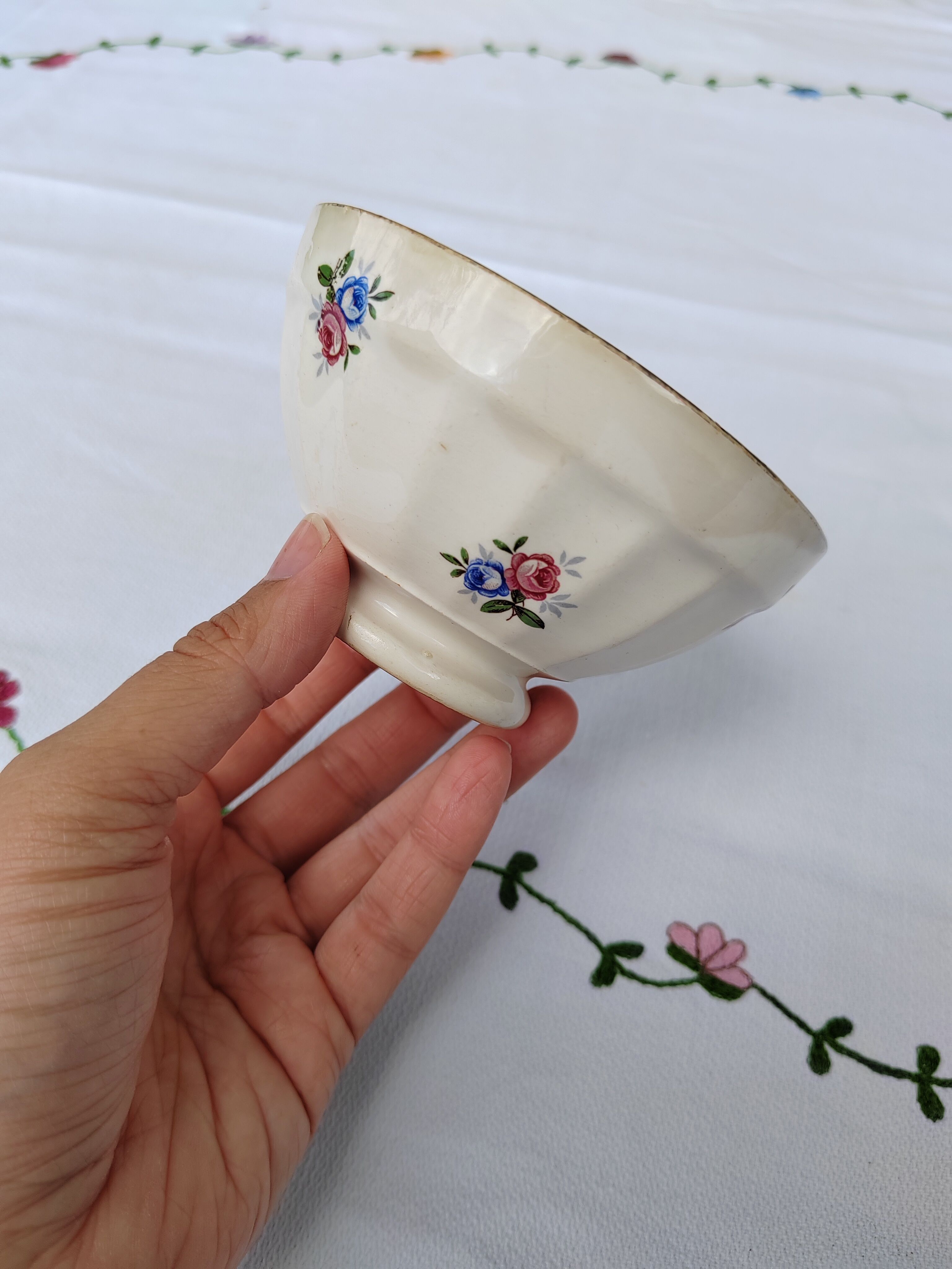 Bowl on pedestal Digoin