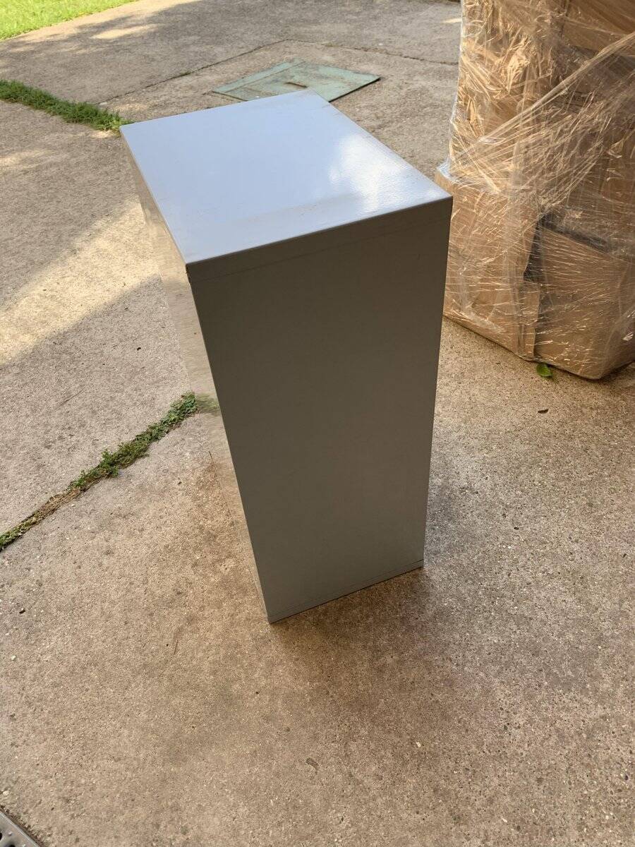 Grey metal industrial chest of drawers, 6 compact drawers, 1980s, utilitarian style.