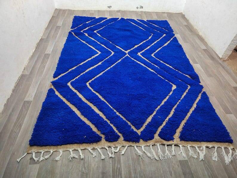 Handmade blue decorated rug 250cm x 200cm