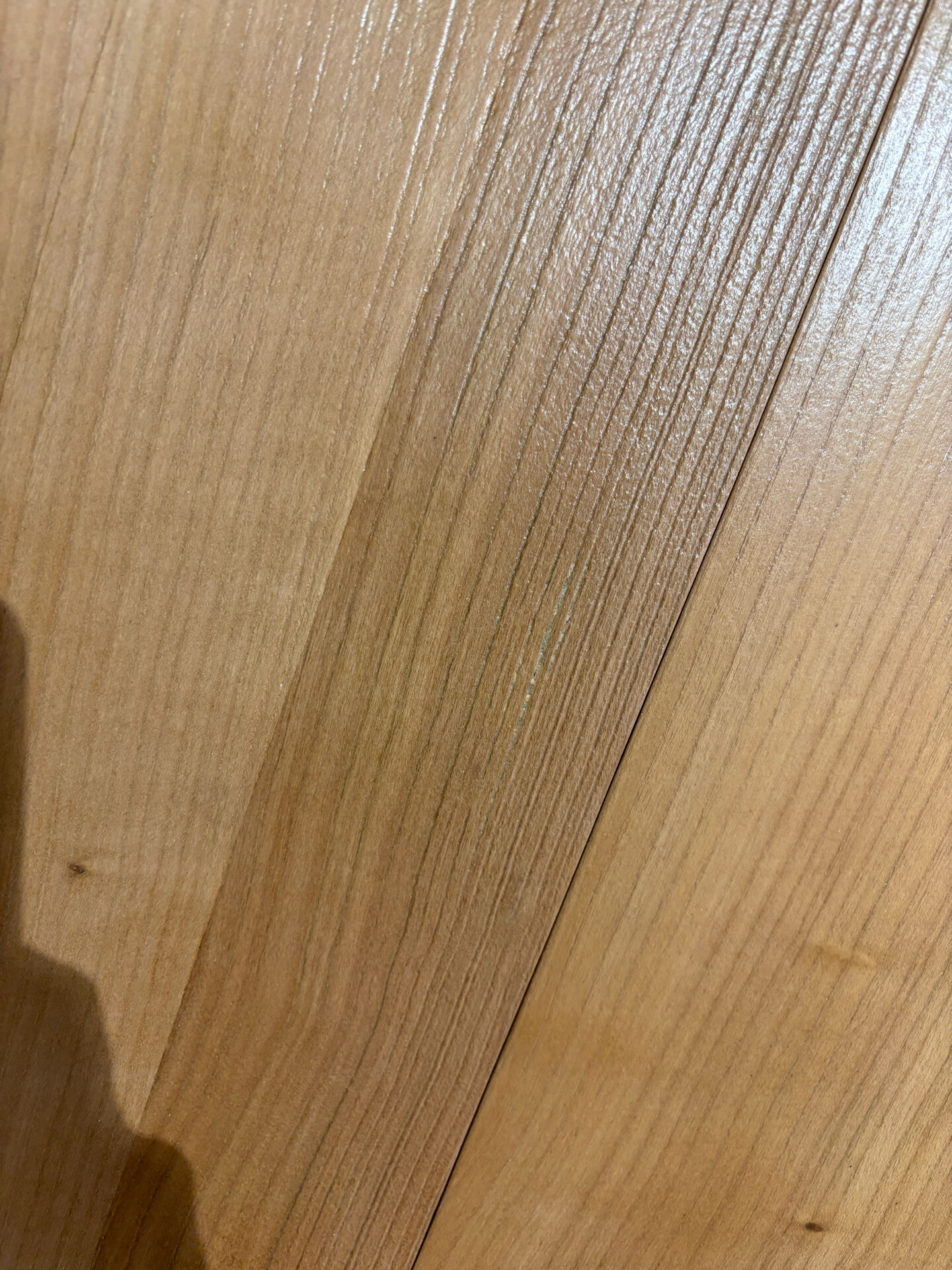 Table ovale en merisier naturel
